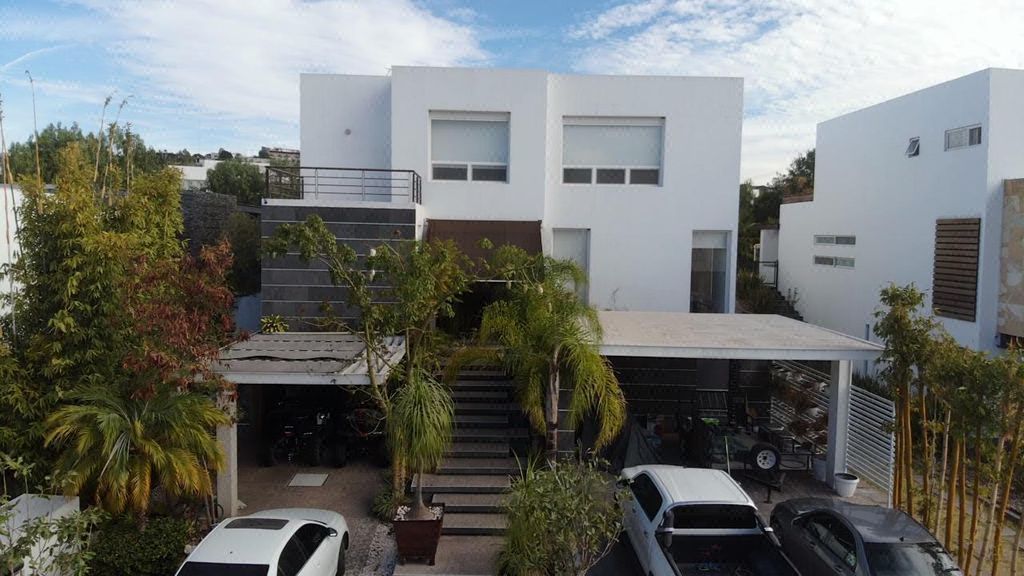 Casa en Venta en Exclusivo condominio residencia, 6 habitaciones