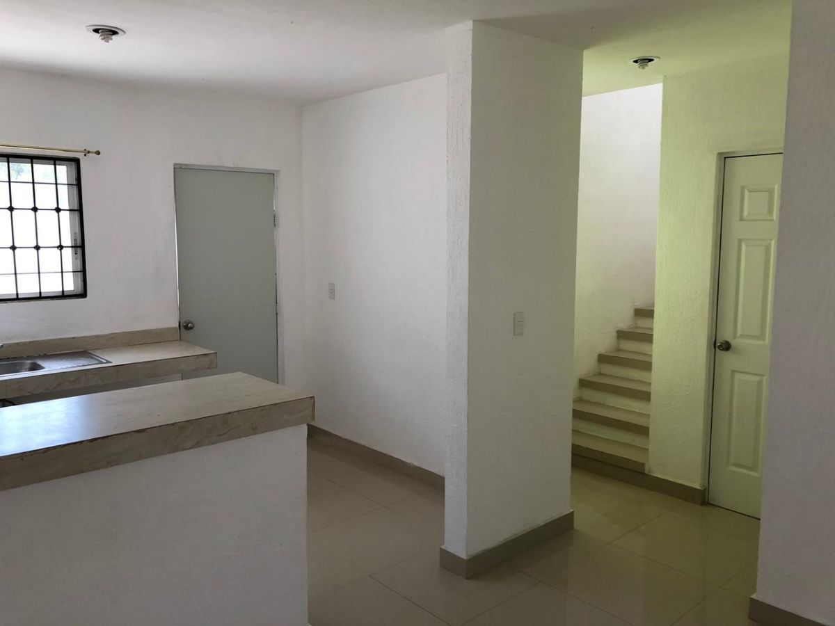 VENTA/RENTA casa 2 recámaras atrás Chedraui Caucel