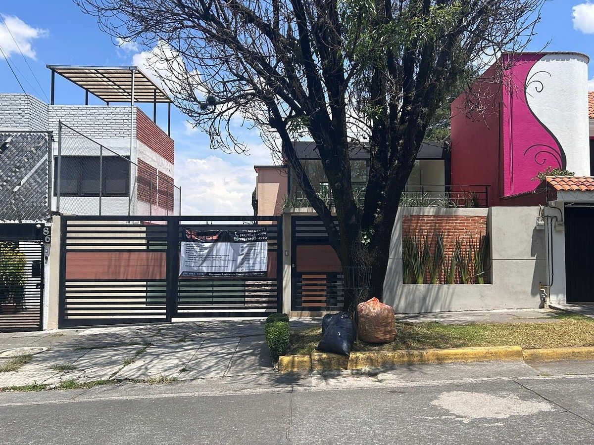 House in Gated Community in Ciudad Satélite, Naucalpan de Juárez, photo 2 of 30