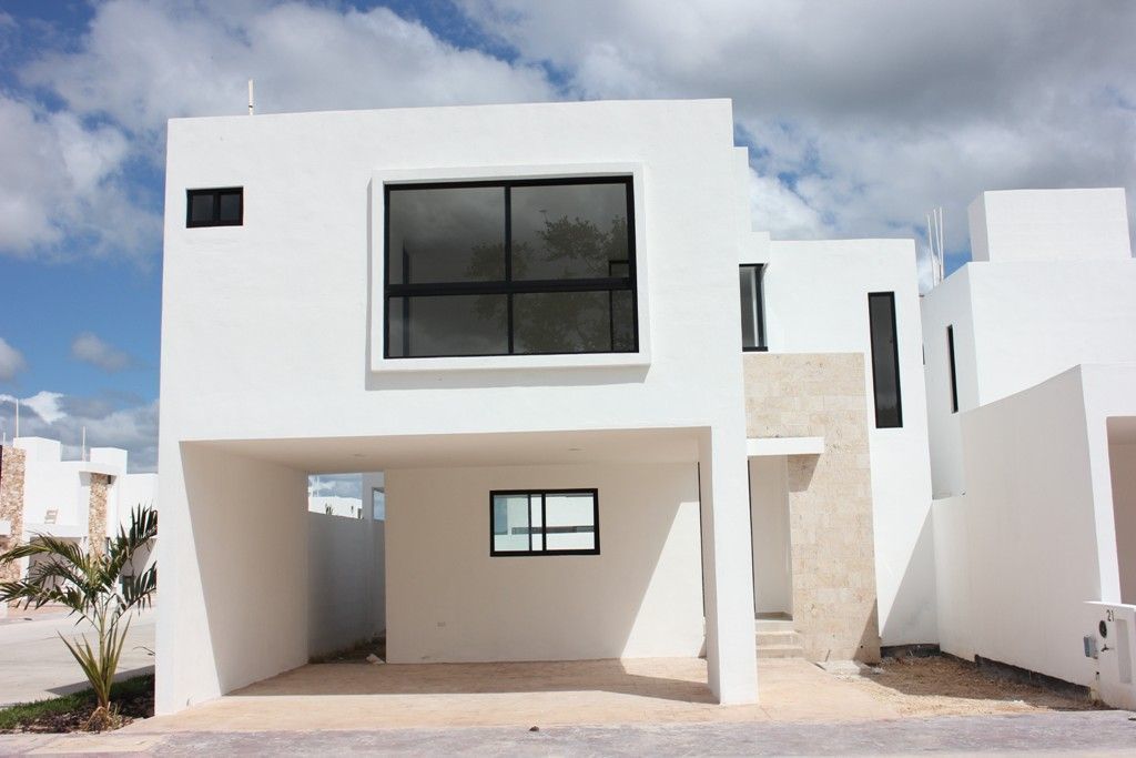 1 of 18: Fachada Principal