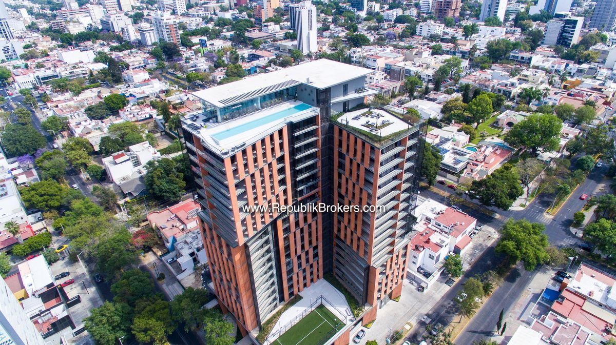 3 of 50: EDIFICIO