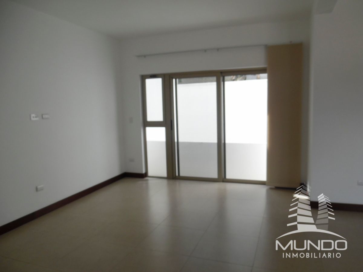 8 de 18: Sala de visitas