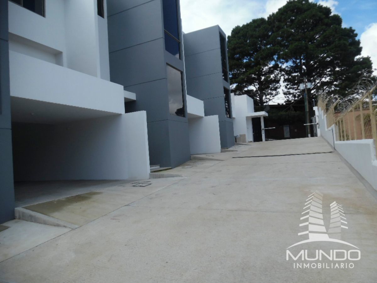 11 de 18: Vista interior del condominio