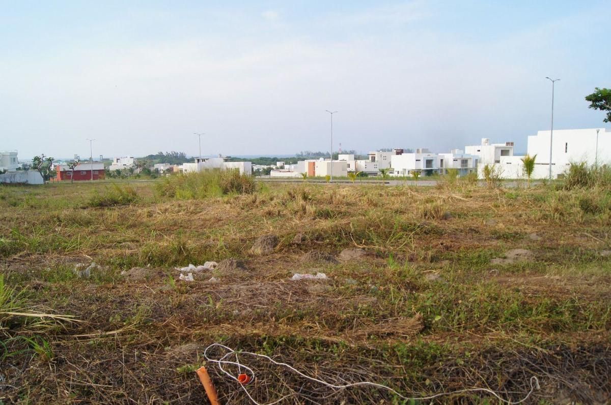 Terreno de 300 m2 en venta en Fracc. Real Mandinga. ALVARADO, VERACRUZ.