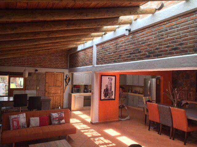 6 de 19: Vista a la cocina desde sala