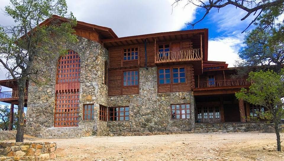 1 de 8: Hotel Bosques de Montesion
