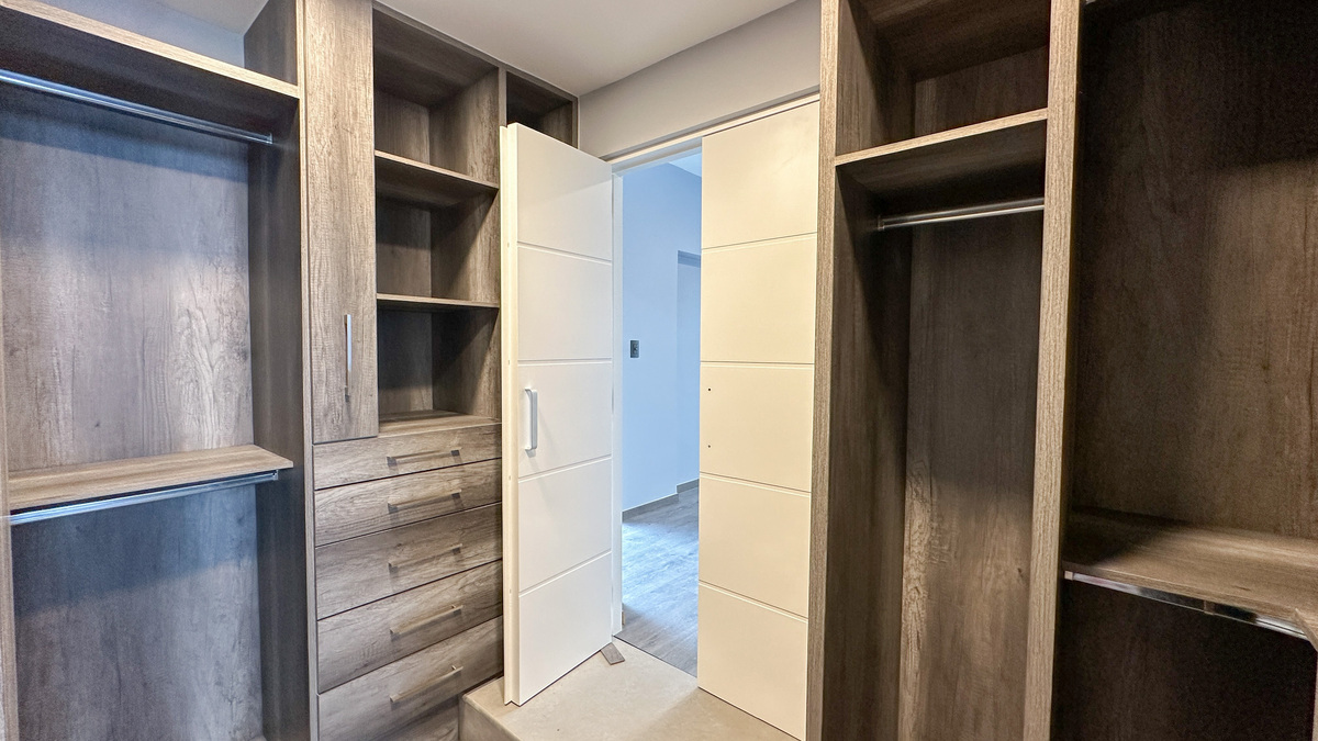 24 de 33: Vestidor recámara secundaria