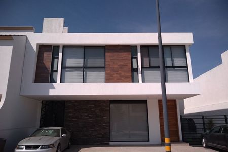 Casa en venta semiamueblada en Villas de Bernalejo Irapuato