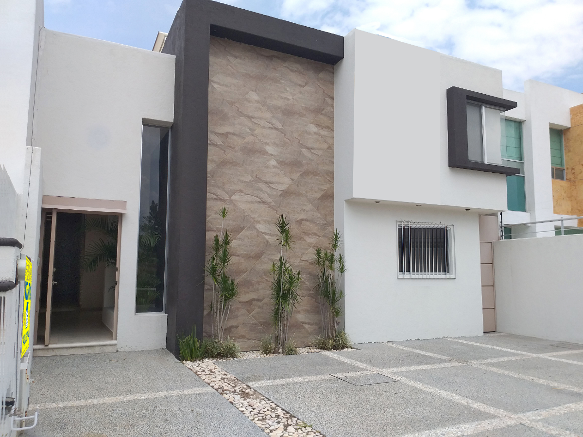 EN VENTA Casa con Recámara principal en Planta Baja