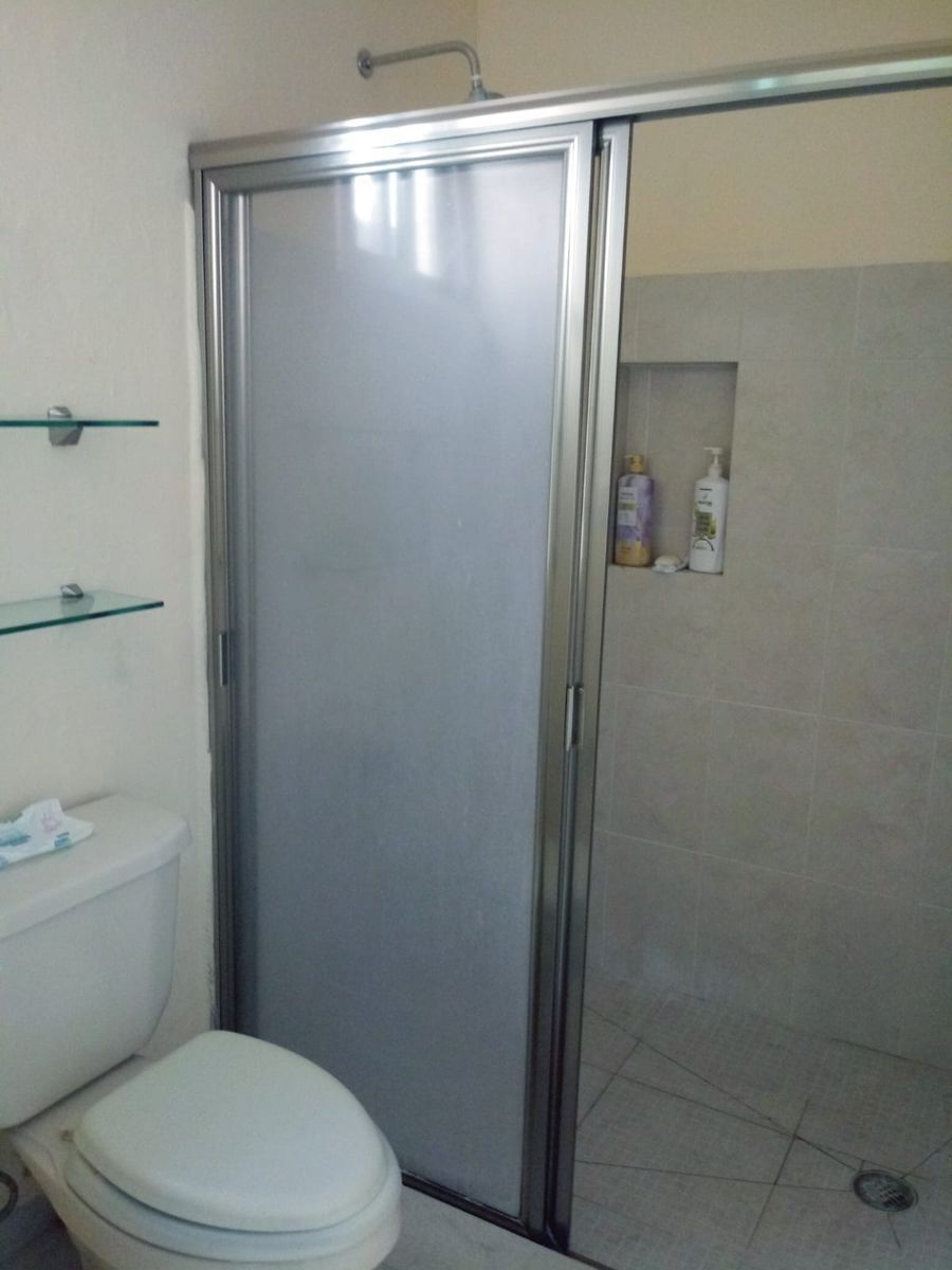 17 de 22: baño principal