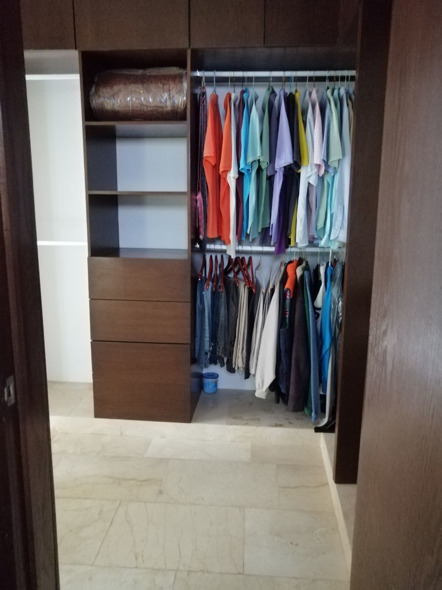 34 de 47: Closet cuarto de visitas