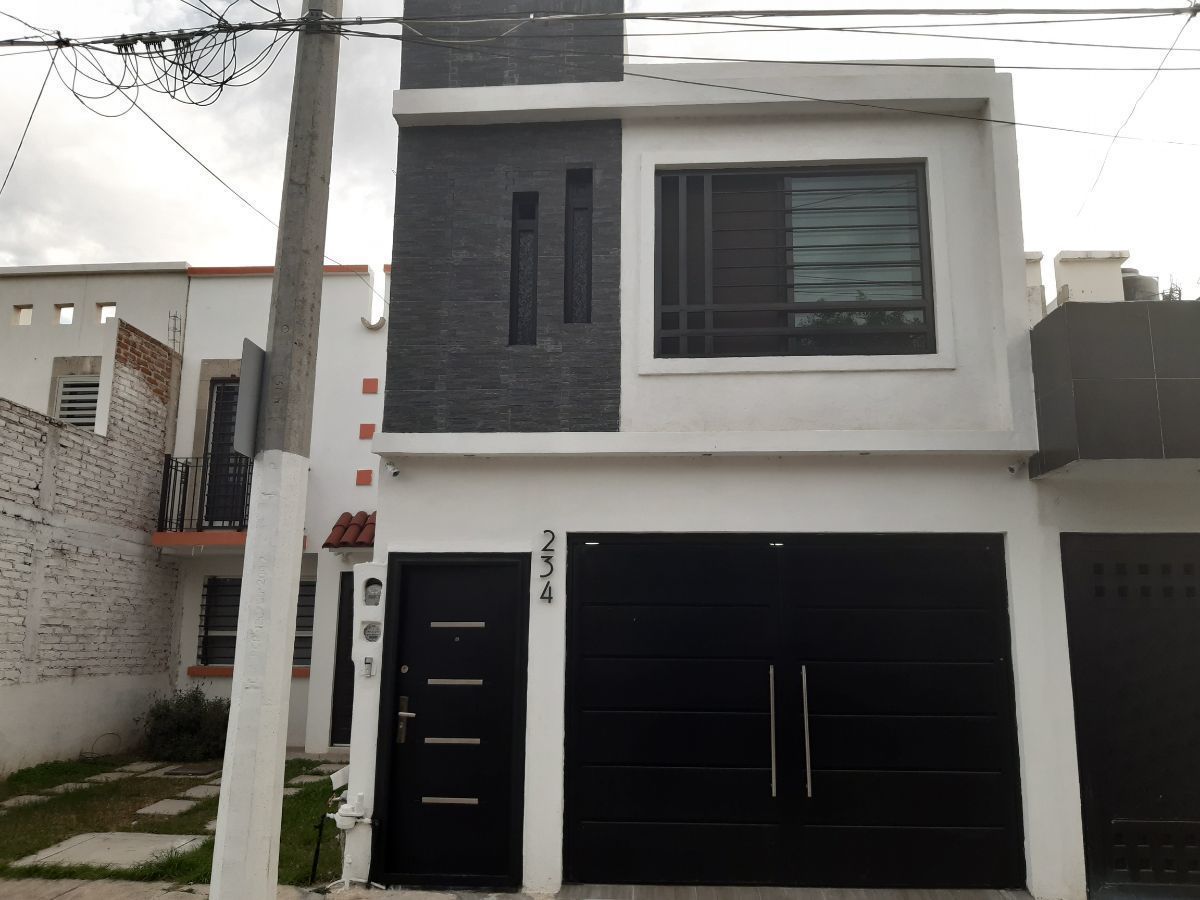 Venta Casa Leon Ampliada,Mejorada 2Recs +Est/Sala TV  baños finos  Terminados | EasyBroker