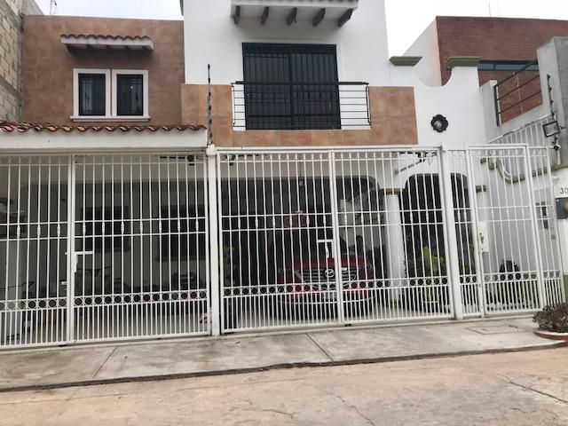 1 de 6: FACHADA