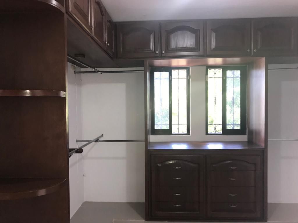 3 de 6: VESTIDOR HABITACIÓN PRINCIPAL