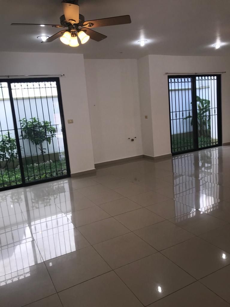2 de 6: SALA COMEDOR