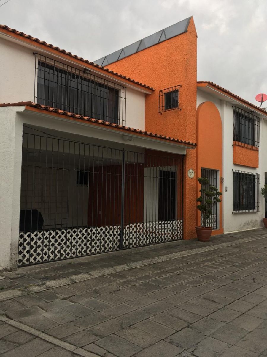 CASA FUNCIONAL EM UM CONDOMÍNIO FECHADO, foto 1 de 12