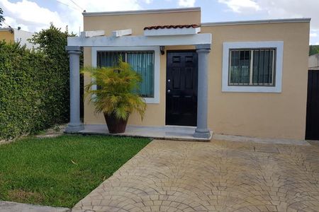 Casa Renta en Montecarlo Norte semi amueblada Mérida