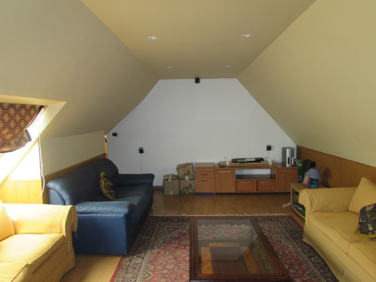 21 de 24: Family room