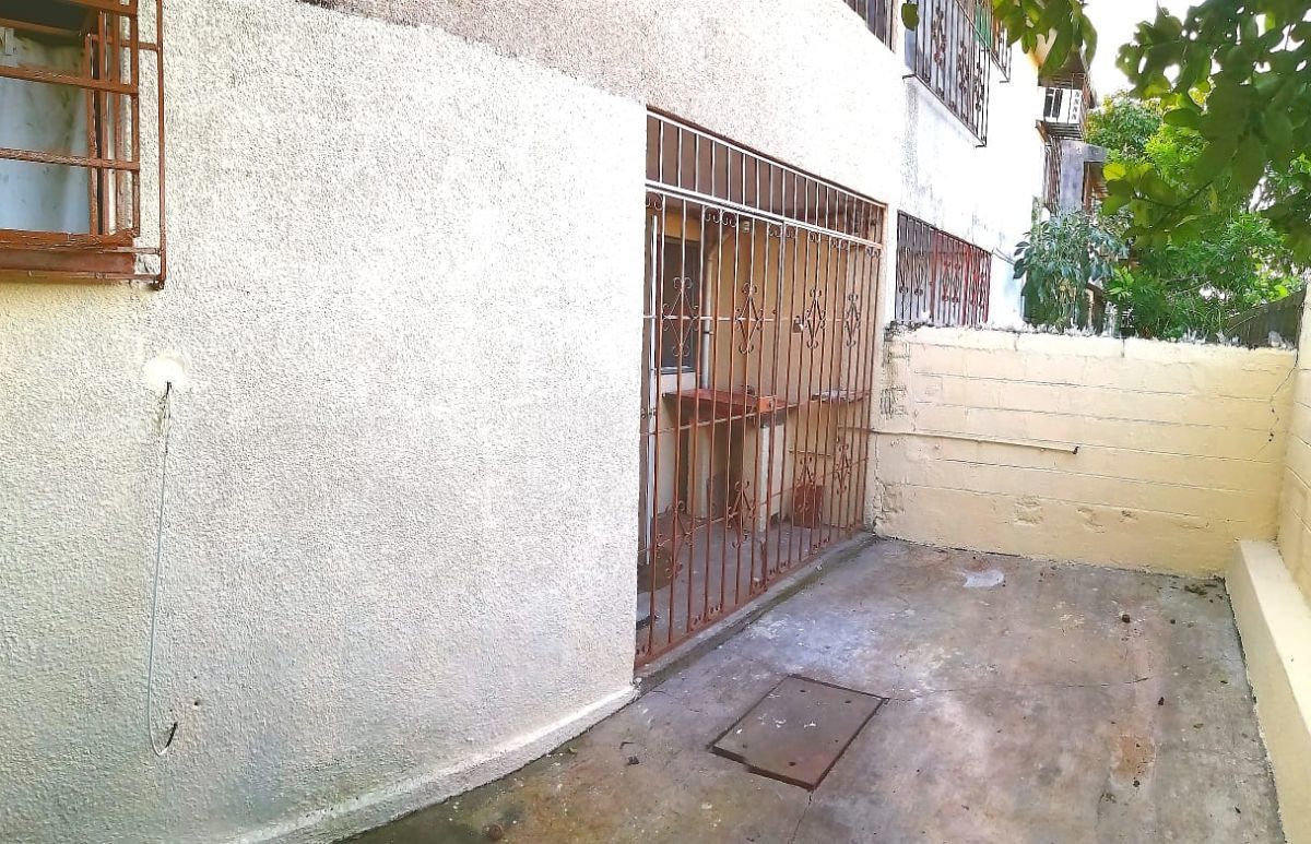 3 de 8: Patio amplio