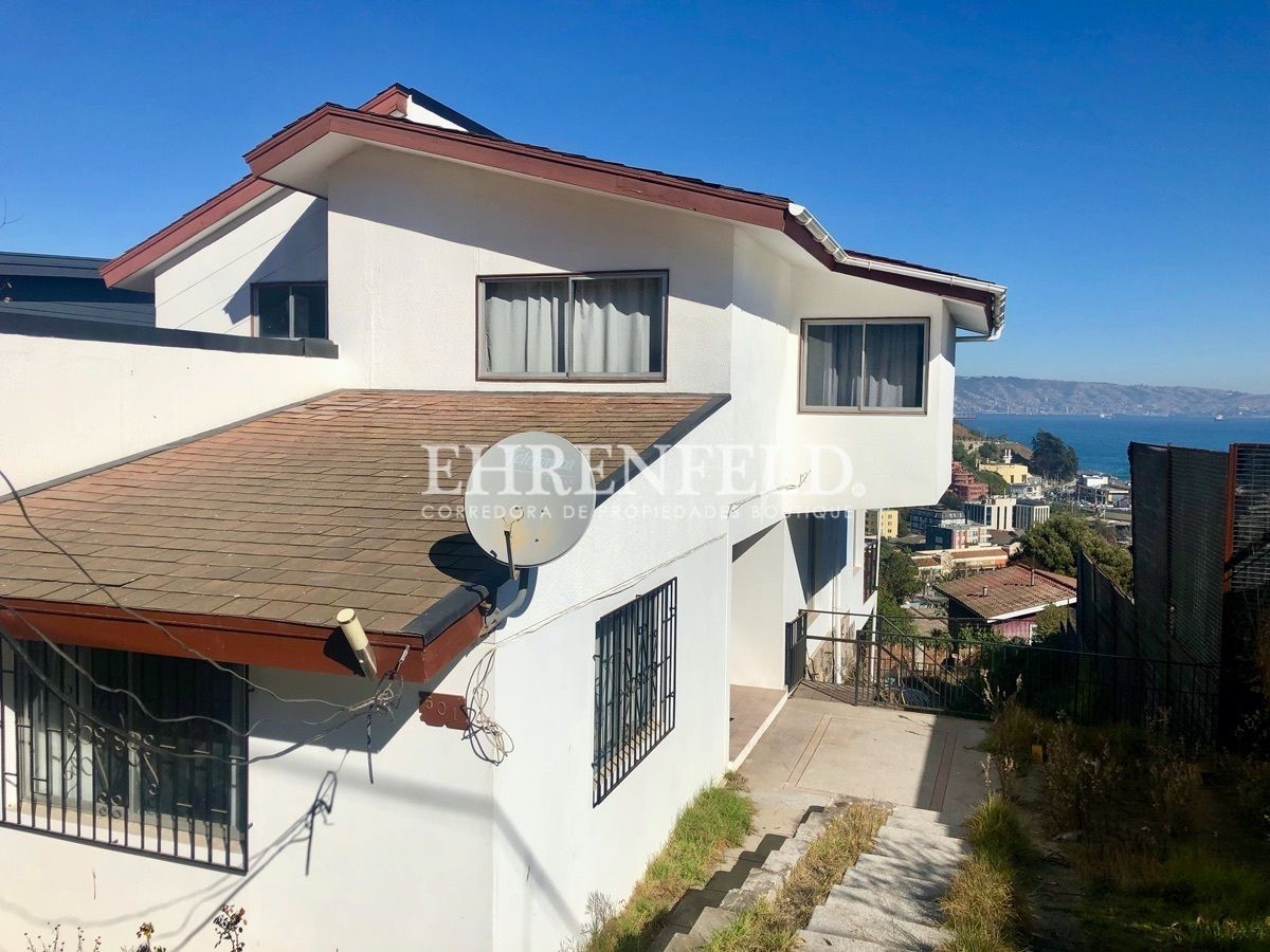 Gran Casa en venta Reñaca UF  vista despejada al mar | EasyBroker