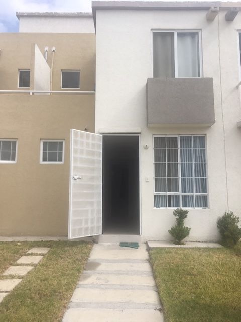 1 de 23: Fachada Principal 