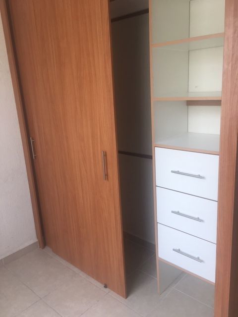5 de 23: Closet de Recamara Planta Baja 