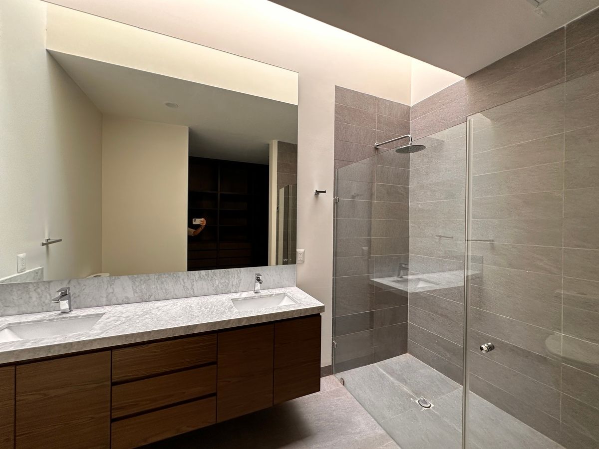 11 de 24: Baño principal