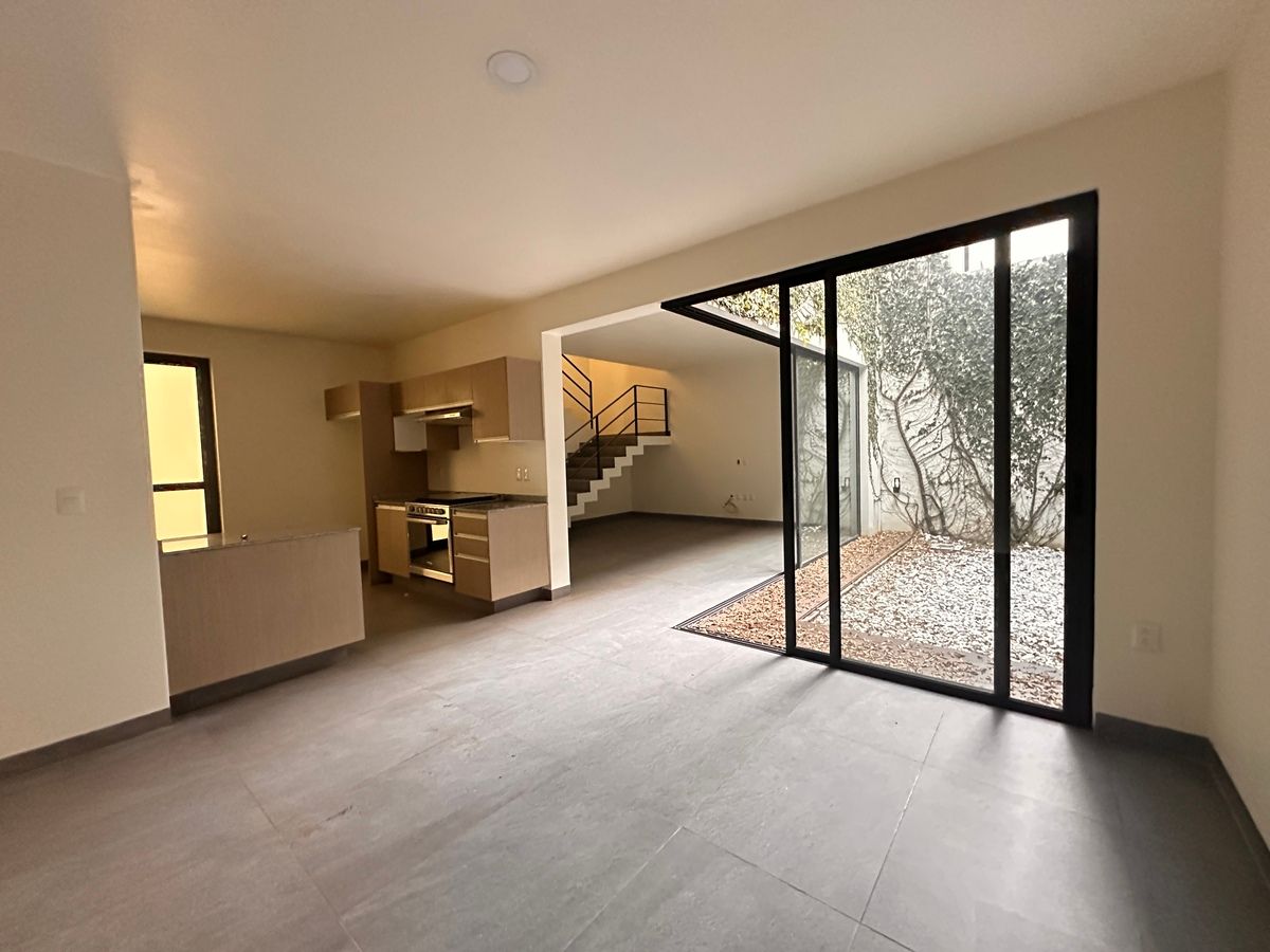 1 de 24: cocina abierta y sala-comedor