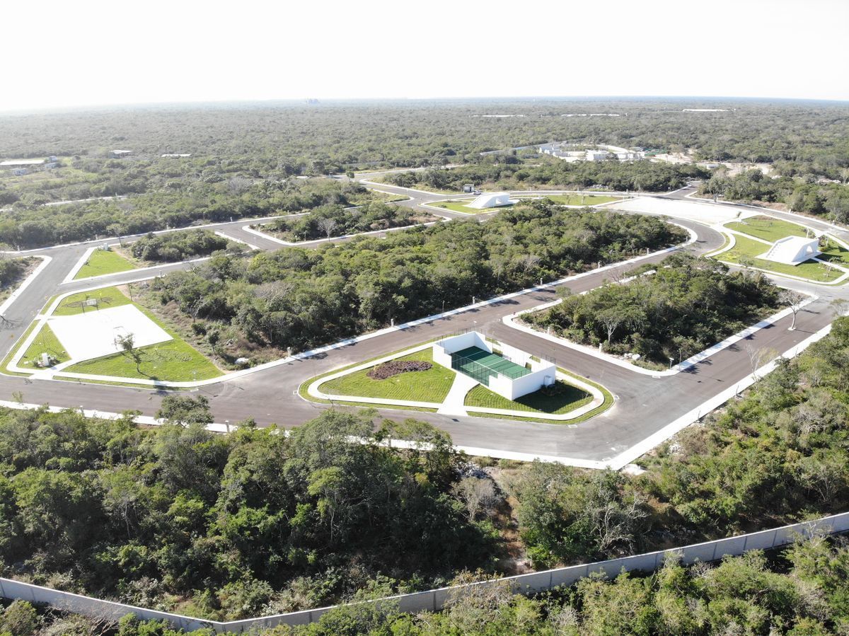 11 de 33: lotes en privada con amenidades en mérida 