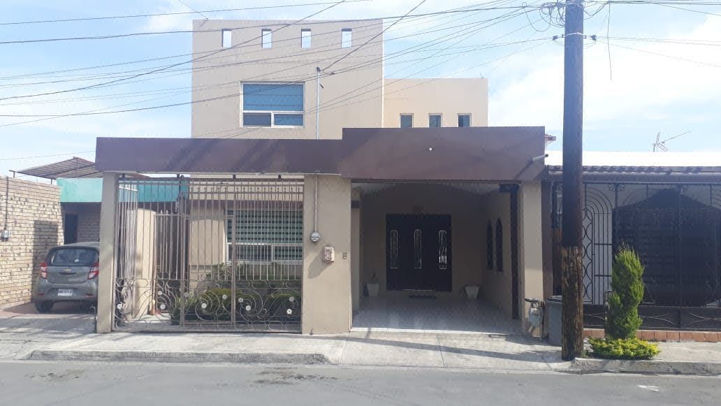 Casa en Venta con Recamara en Planta Baja en San Nicolas