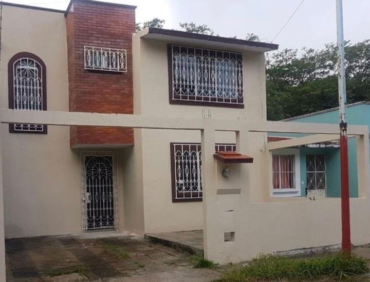 1 de 10: Fachada principal