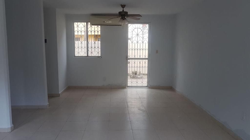 2 de 10: Sala comedor