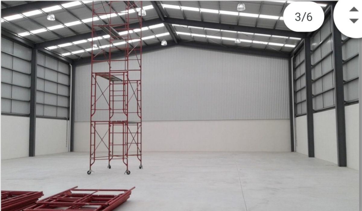 2 de 6: INTERIOR VISTA DESDE LA ENTRADA