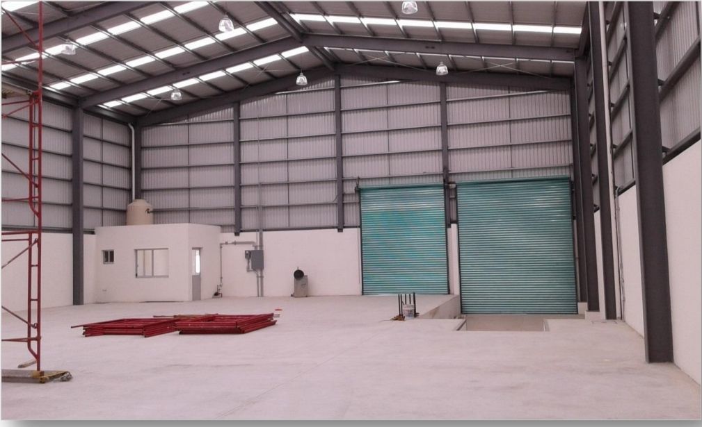 3 de 6: INTERIOR VISTA DESDE EL FONDO