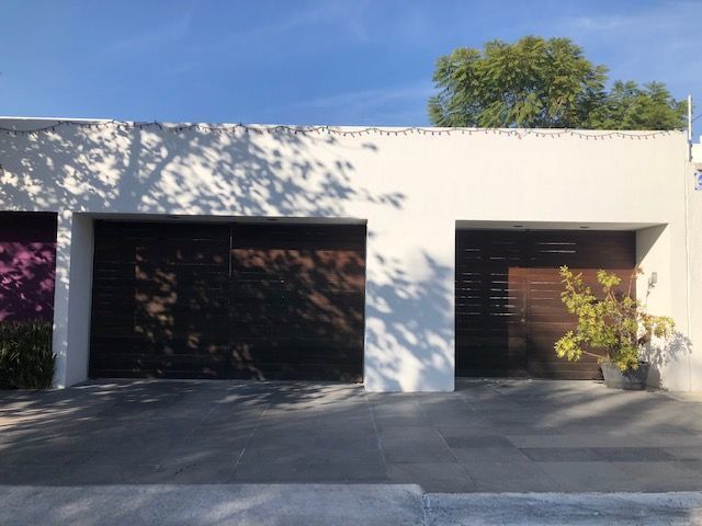 CASA EN VENTA EN LA CAÑADA JURIQUILLA CON EXCELENTES ESPACIOS. $16,500,000