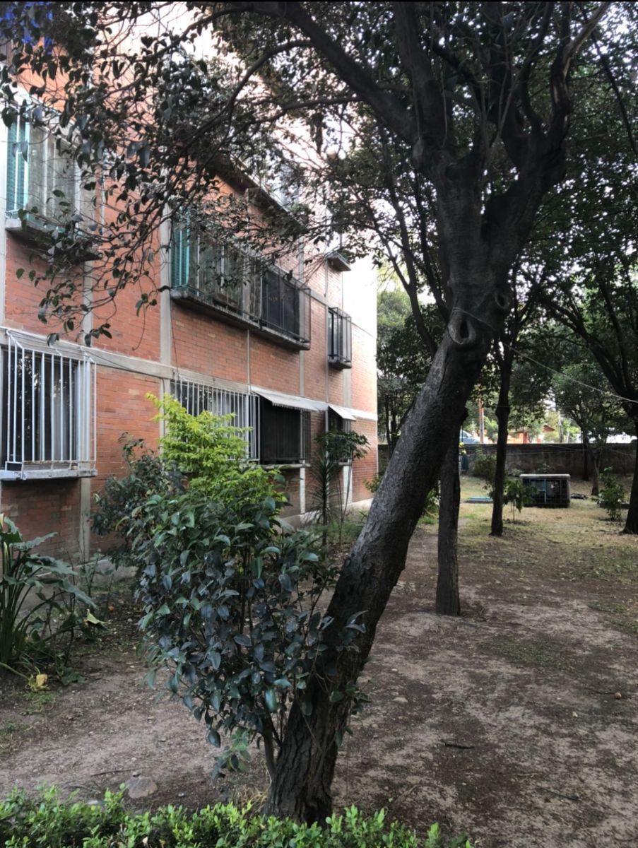 2 de 15: Fachada lateral