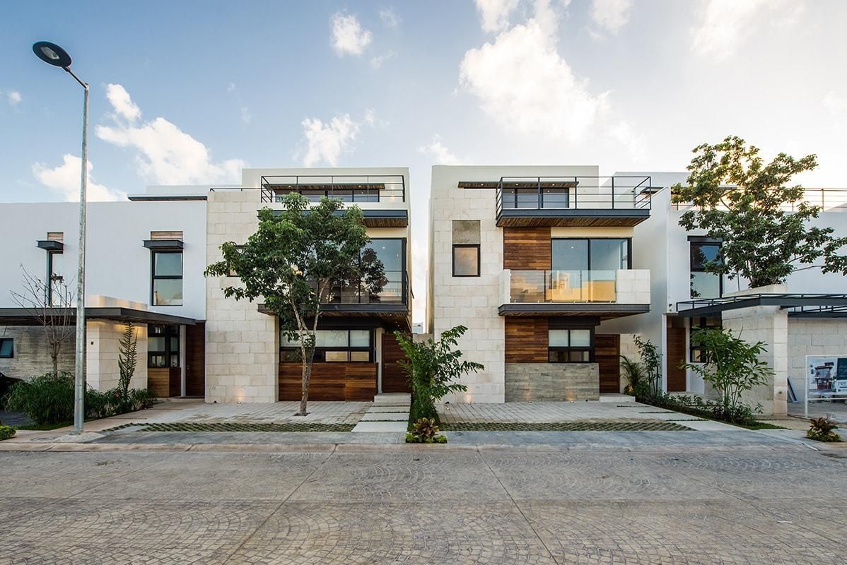 Casa de 3 recamaras con alberca privada en venta en Residencial Aqua Cancun