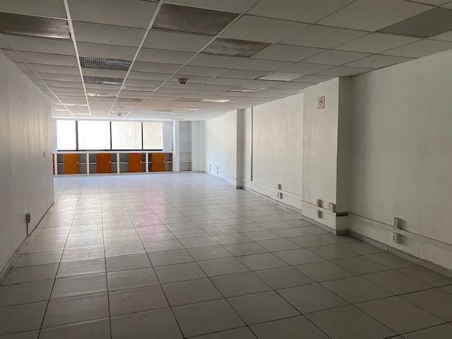 27 de 30: es un rectángulo con ventanas al fondo