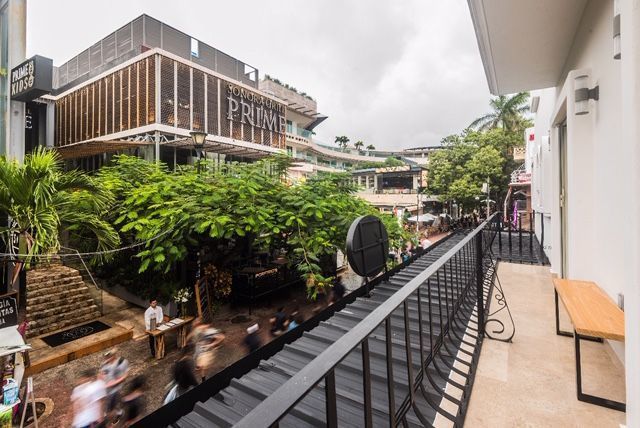 Departamento de lujo sobre la Quinta avenida a pasos del mar, precio reducido
