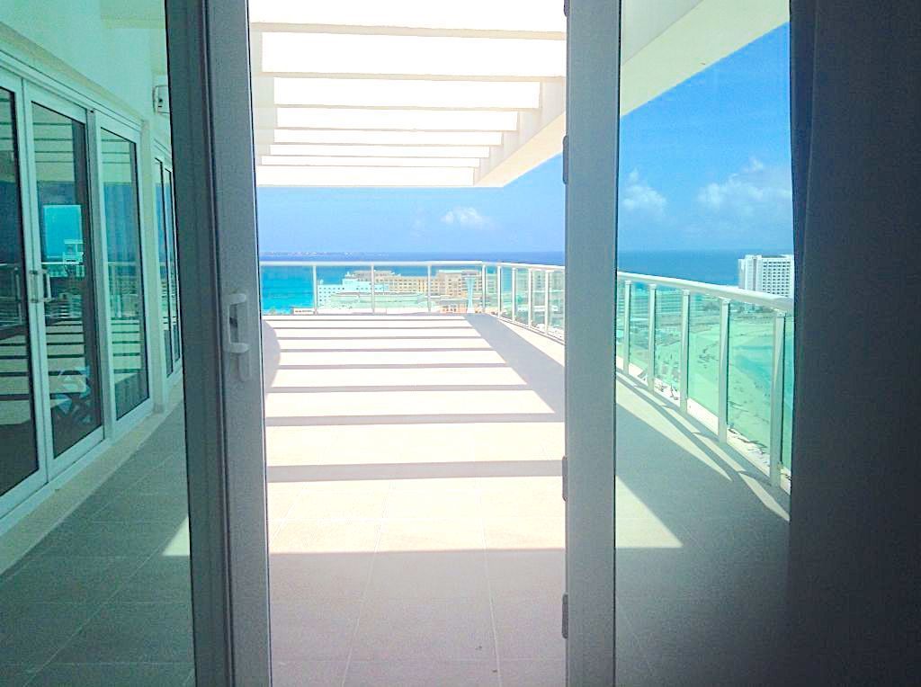 AllProperty - Penthouse frente al mar en venta en Portofino, zona hotelera cancun