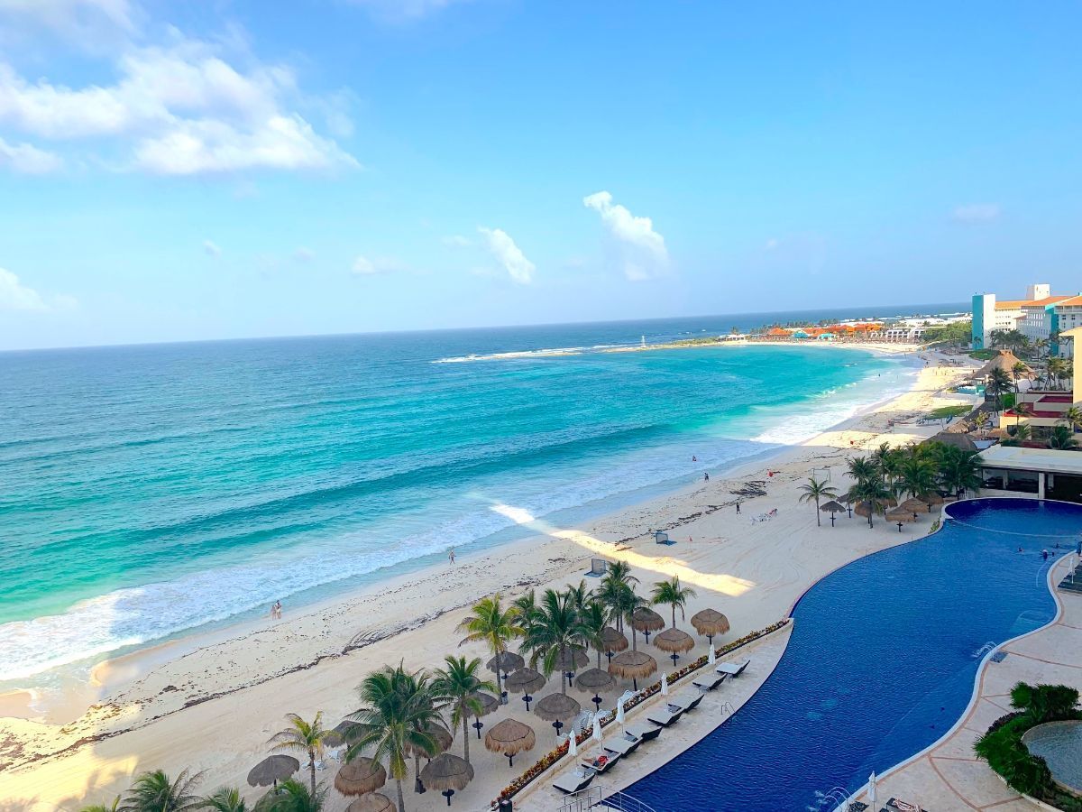 Departamento con jacuzzi privado frente al mar en Lahia Cancun