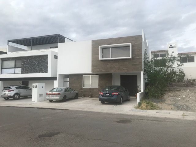 CASA EN VENTA LOMAS DE JURIQUILLA QUERÉTARO