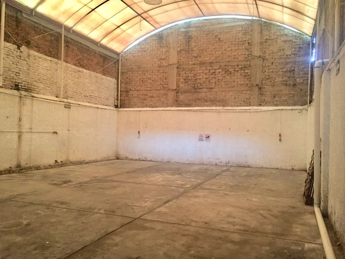 2 of 29: bodega de 7 metros de altura de 150 m2