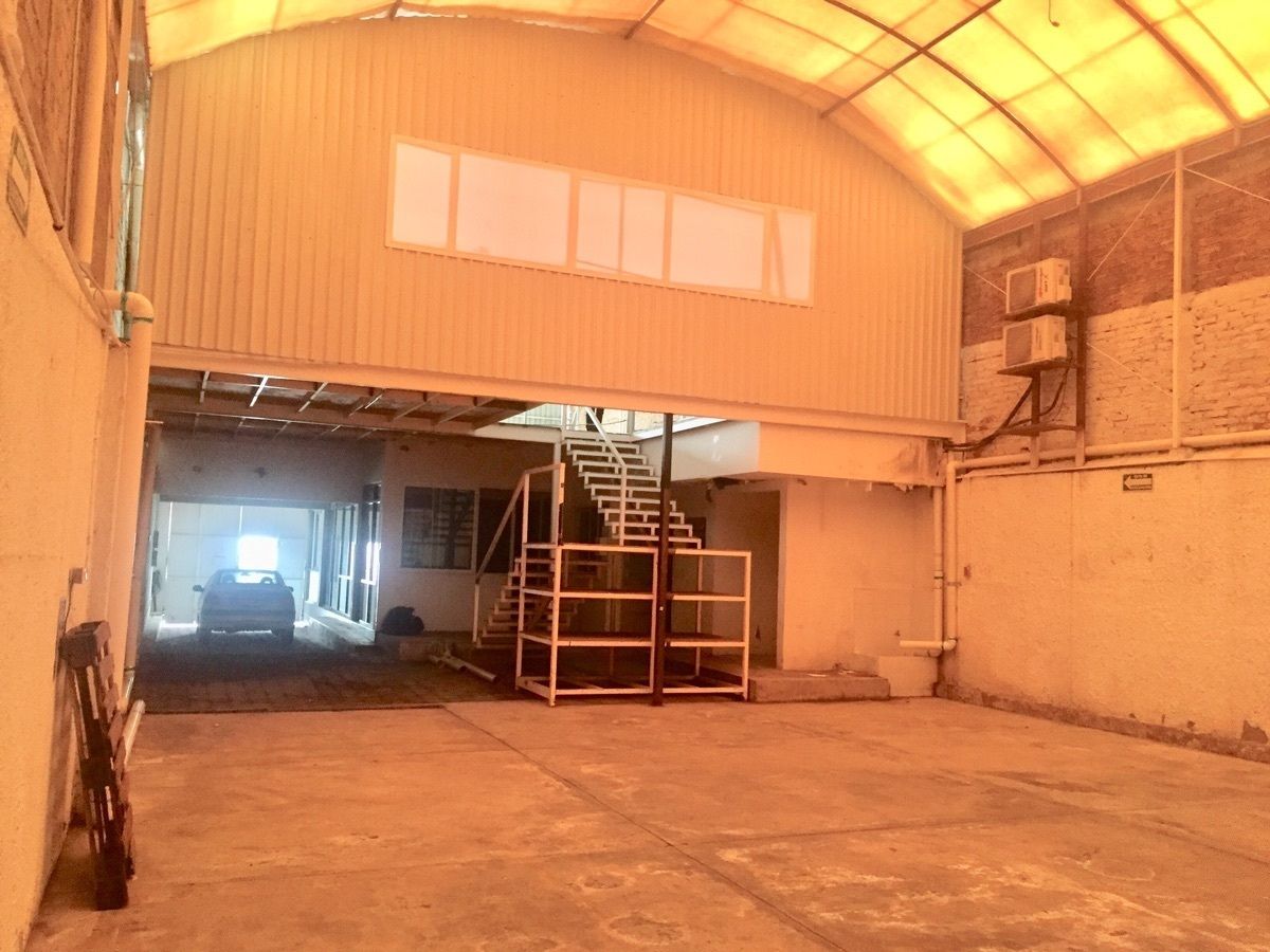 10 of 29: piso de cemento