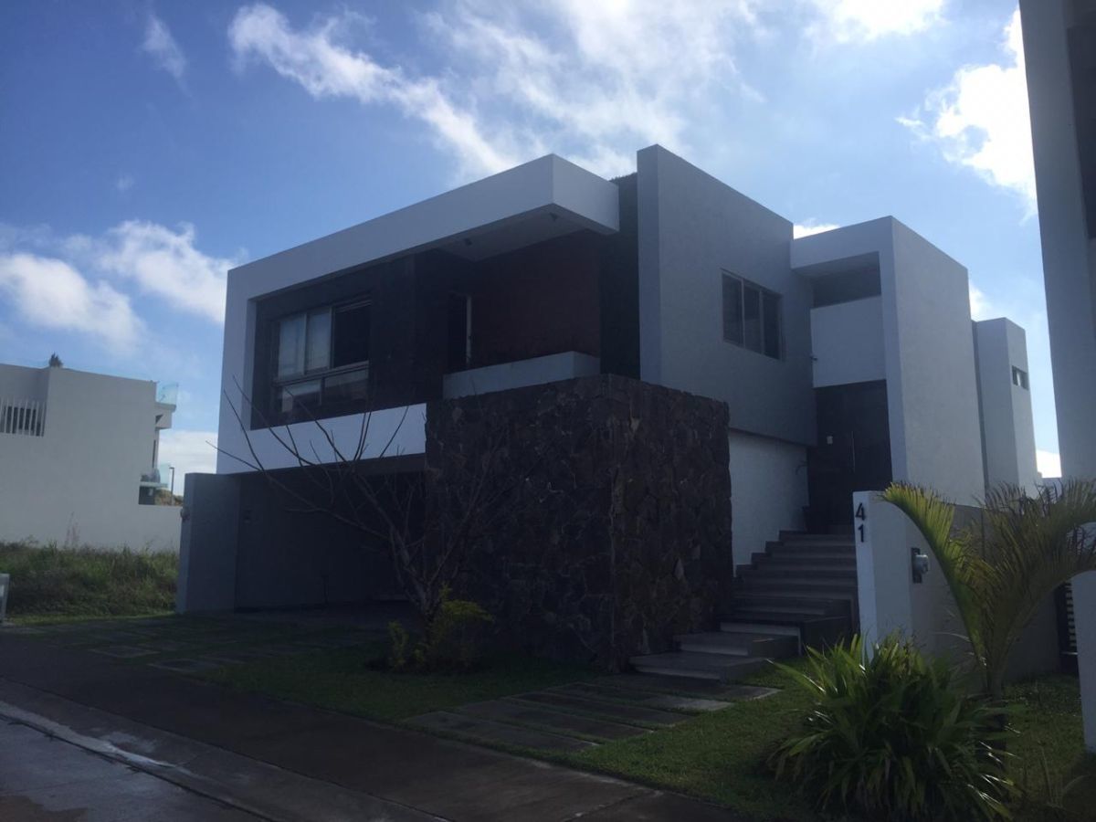 HERMOSA CASA EN VENTA EN 