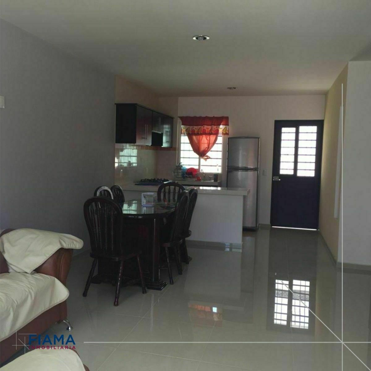 CASA SEMI - NUEVA AMUEBLADA EN RENTA EN FRACC. JACARANDAS $6,500