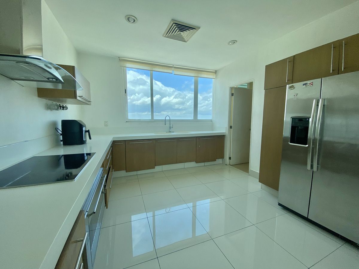 11 de 40: Penthouse amueblado en renta en Puerto Cancun