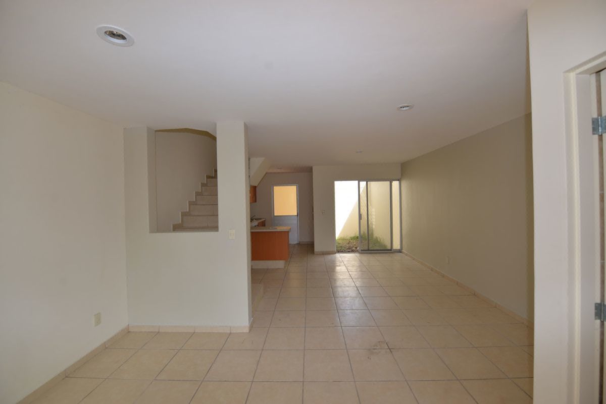 SALA, photo 3 of 12