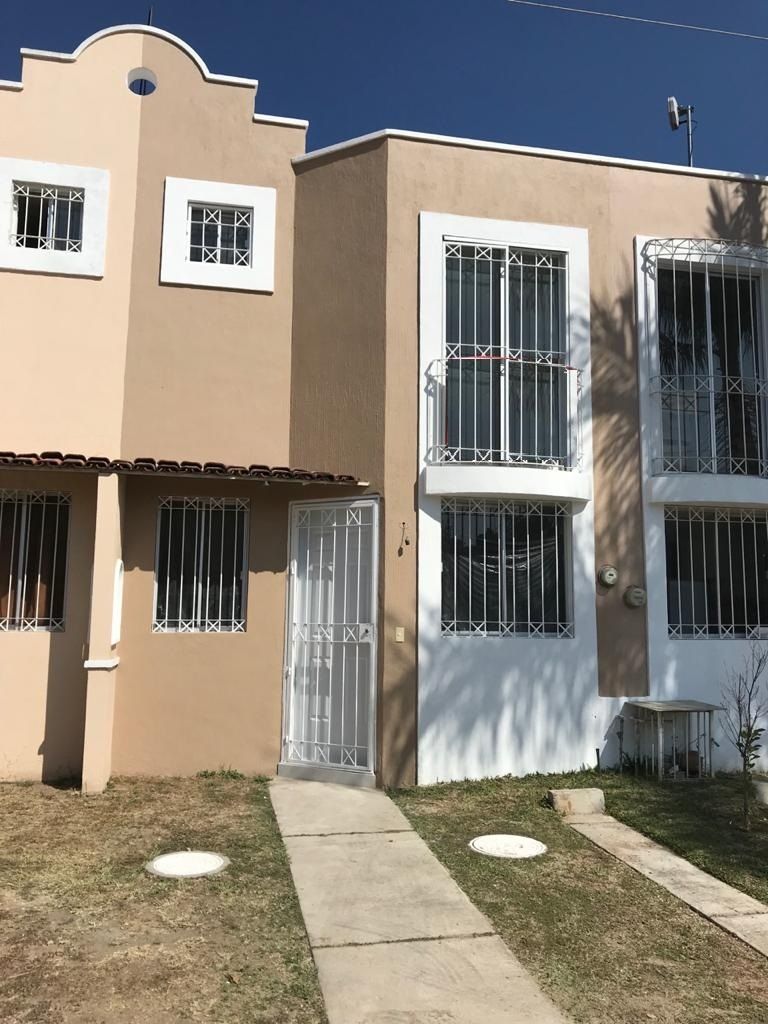 CASA EN COTO EL OLIVO RES. POR JARDINES DEL VALLE, ZAPOPAN | EasyBroker