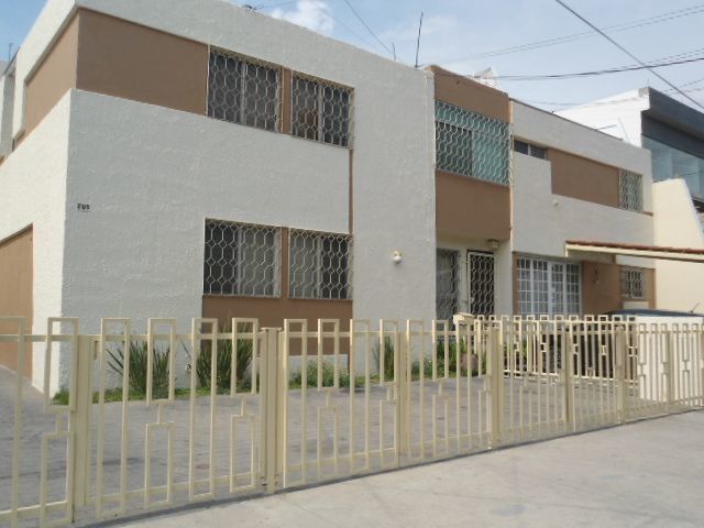 3 de 12
